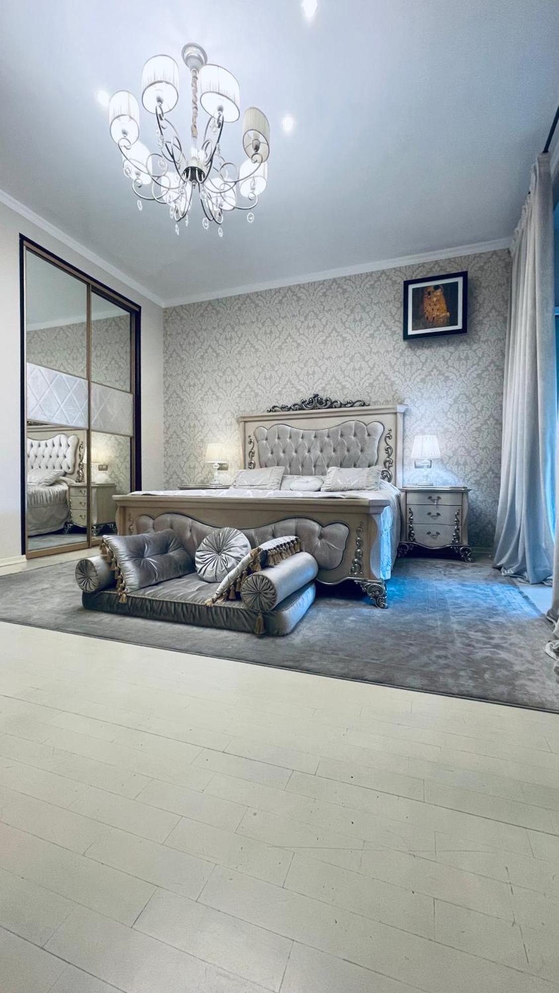 Luxury Design Apartments In The Center Of Kiev Exteriör bild